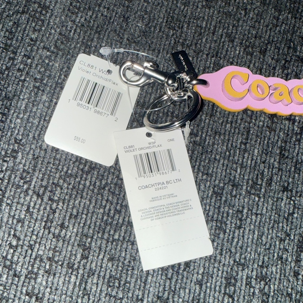 Coach Coachtopia Logo Bag Charm in Violet Orchid/Flax Coachtopia Leather NWT - Picture 5 of 16